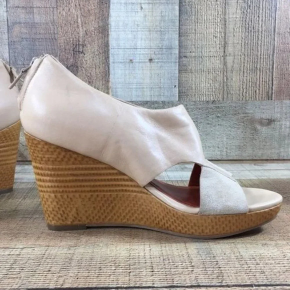 Cole Haan Cream‎ Tan Leather Wedge Heels Sandals Womens 9.5B Slip On - Picture 5 of 11